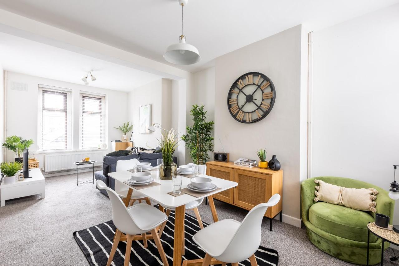 Levi Suite By Koya Homes - 3-Bedroom Home, Downtown Cardiff, Free Parking ภายนอก รูปภาพ