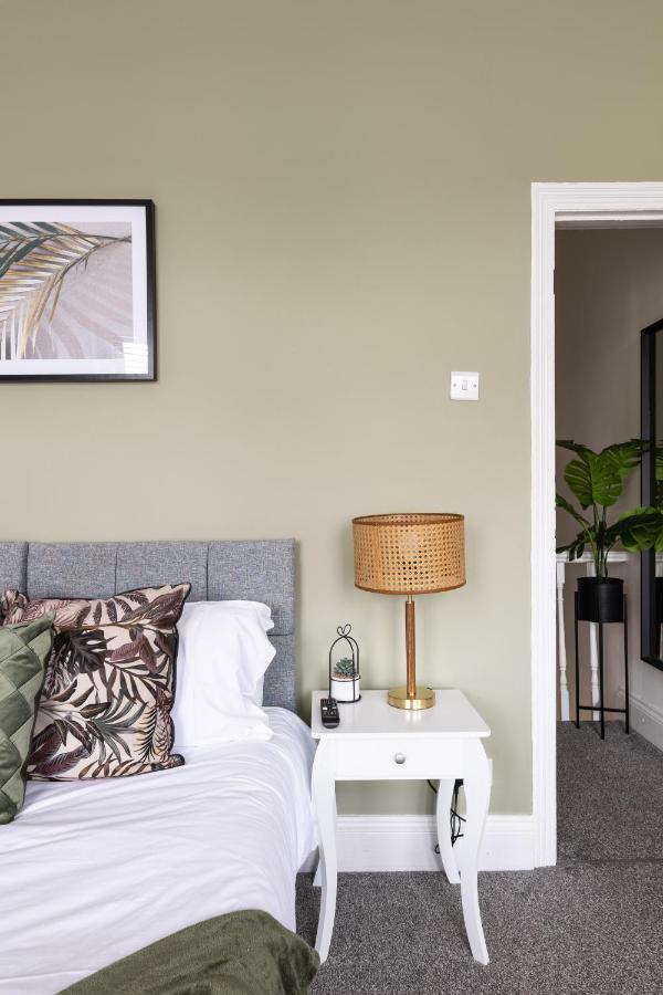 Levi Suite By Koya Homes - 3-Bedroom Home, Downtown Cardiff, Free Parking ภายนอก รูปภาพ