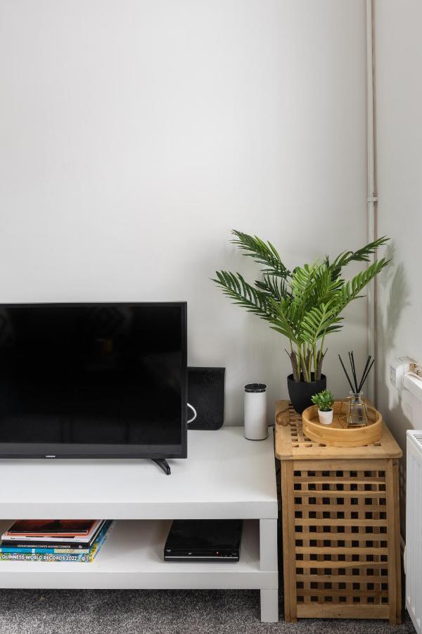 Levi Suite By Koya Homes - 3-Bedroom Home, Downtown Cardiff, Free Parking ภายนอก รูปภาพ