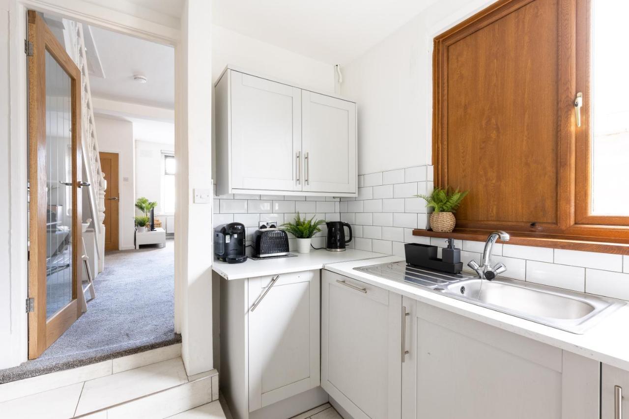 Levi Suite By Koya Homes - 3-Bedroom Home, Downtown Cardiff, Free Parking ภายนอก รูปภาพ