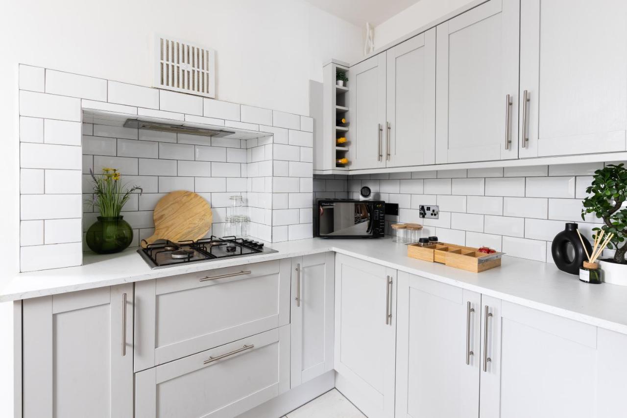 Levi Suite By Koya Homes - 3-Bedroom Home, Downtown Cardiff, Free Parking ภายนอก รูปภาพ