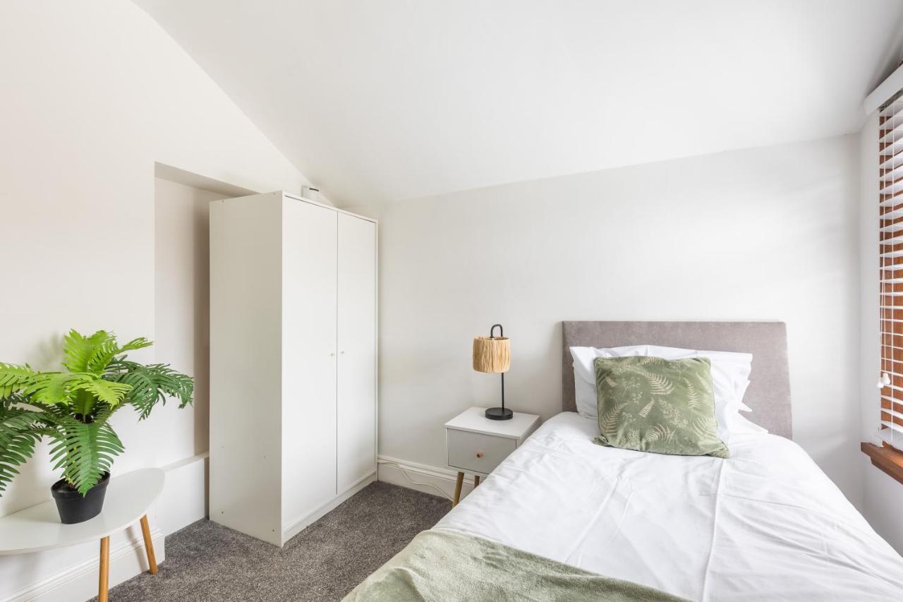 Levi Suite By Koya Homes - 3-Bedroom Home, Downtown Cardiff, Free Parking ภายนอก รูปภาพ