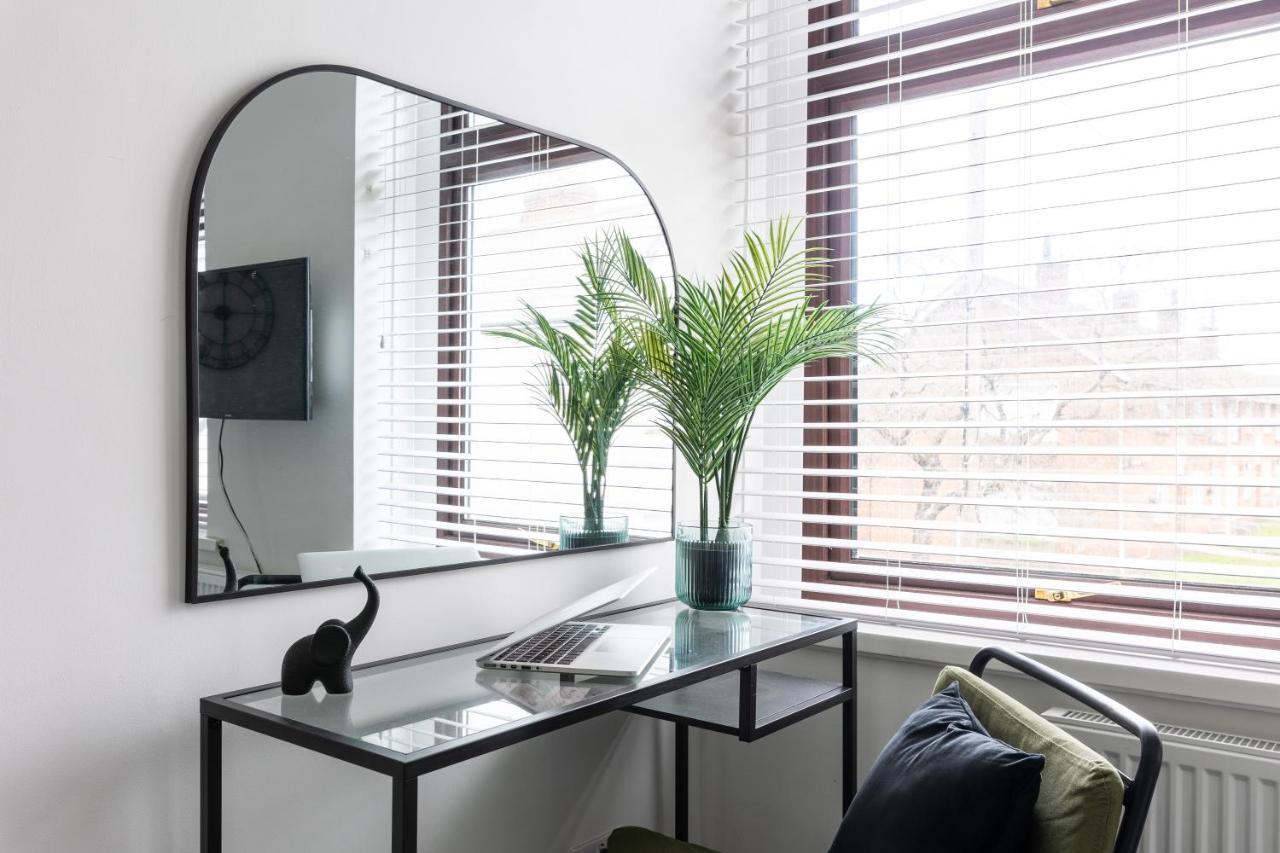 Levi Suite By Koya Homes - 3-Bedroom Home, Downtown Cardiff, Free Parking ภายนอก รูปภาพ